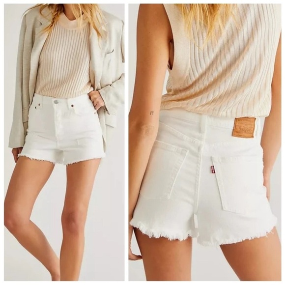 Levi's Pants - NWT Levi’s Ribcage High Rise Off White Denim Shorts Frayed Hem Size 30